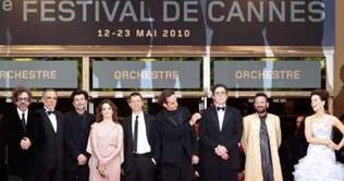 Documentary criticizing PM Berlusconi presented in Cannes Film Festival